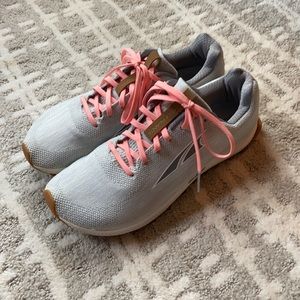 Women’s Supalante Altra running shoes.